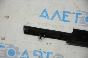 Molding door-glass central front left Mazda 3 14-18 BM mat broken fasteners