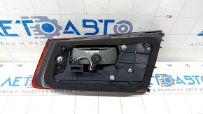Light inside trunk lid left BMW 5 G30 17-20 cracks