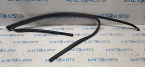 Front left glass seal Audi Q7 16- with molding black, bumps, scratches
