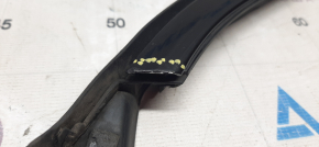 Front left glass seal Audi Q7 16- with molding black, bumps, scratches