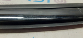 Front left glass seal Audi Q7 16- with molding black, bumps, scratches