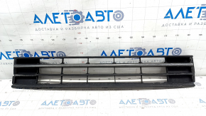 Central grille front bumper VW Passat b8 16-19 USA broken, sand