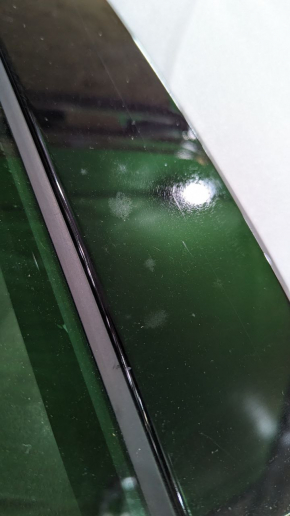 Door assembly rear right VW Passat b7 12-15 USA scratches on glass, cracked trim