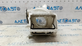 The case is bare, ventilation, the right side of Toyota Prius 30 10-15, the mount is broken, there is no fragment of the case