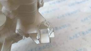 The case is bare, ventilation, the right side of Toyota Prius 30 10-15, the mount is broken, there is no fragment of the case
