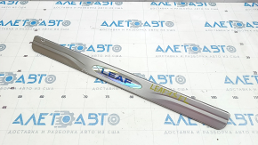 Door sill outer front left Nissan Leaf 11-17 chrome, scratches