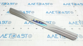 Outer front left door sill trim Nissan Leaf 11-17 chrome, worn