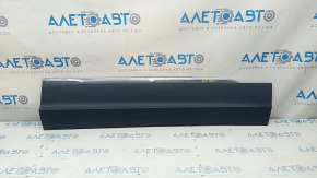 Door trim lower front right VW Tiguan 18- with chrome, structure, scratches, mold, cracked fastener