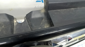 Radiator grill VW Tiguan 18-21 without emblem, under radar, sand, fractures, missing fragments, broken fasteners