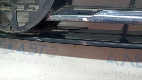 Radiator grill VW Tiguan 18-21 without emblem, under radar, sand, fractures, missing fragments, broken fasteners