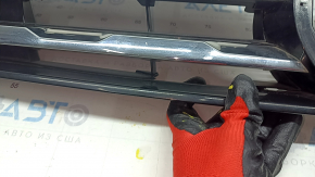 Radiator grill VW Tiguan 18-21 without emblem, under radar, sand, fractures, missing fragments, broken fasteners