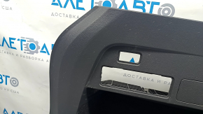 Left arch trim VW Tiguan 18-20 black under 2 rows, scratches, cracked fastener, missing plug