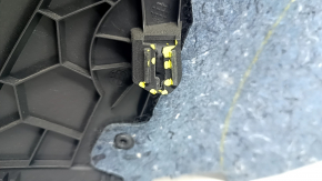 Left arch trim VW Tiguan 18-20 black under 2 rows, scratches, cracked fastener, missing plug
