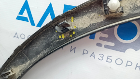 Front right wing arch trim VW Tiguan 18-21 structure, broken fasteners, scratches