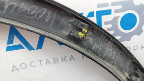 Front right wing arch trim VW Tiguan 18-21 structure, broken fasteners, scratches