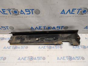 Rear right threshold Jeep Compass 11-16 structure fasteners are torn, scratches, 2 fasteners are missing