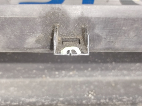 Right threshold Dodge Journey 11 - structure with chrome, scratches, fasteners torn, 3 fasteners broken, bumps