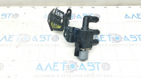 Ford Fusion mk5 17-20 plug-in cooling system valve with bracket
