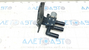 Ford Fusion mk5 17-20 plug-in cooling system valve with bracket