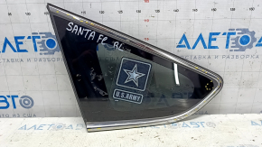 Window blind glass rear left Hyundai Santa FE Sport 13-18 chrome, scratches on chrome, scratches on glass