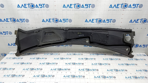 Windscreen wiper grille plastic Audi Q7 16-19 broken, broken fasteners