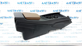 Central console armrest and cup holders Audi Q7 16- brown, broken, scratches