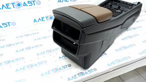 Central console armrest and cup holders Audi Q7 16- brown, broken, scratches