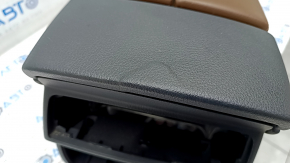 Central console armrest and cup holders Audi Q7 16- brown, broken, scratches