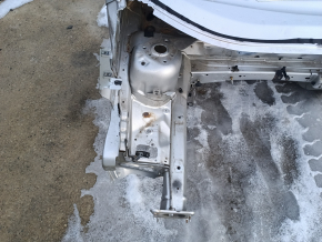 Front right quarter Ford C-max MK2 13-18 on the body, silver, rusty