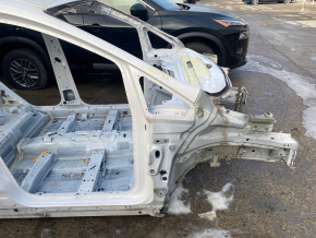 Front right quarter Ford C-max MK2 13-18 on the body, white