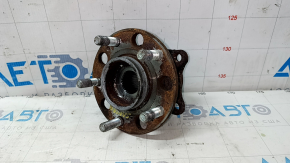 Front left hub Hyundai Santa FE Sport 13-18 FWD rusty, bearing hums