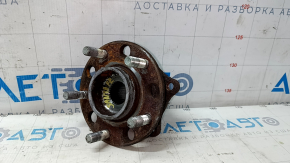 Front right hub Hyundai Santa FE Sport 13-18 FWD rusty