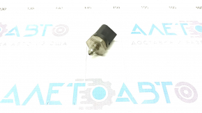 Fuel pressure sensor Audi Q7 16- 3.0T on the fuel pipe