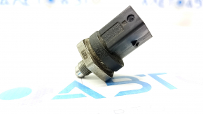 Fuel pressure sensor Audi Q7 16- 3.0T on the fuel pipe