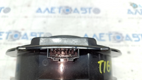 Front right door speaker VW Tiguan 18 - cracks in fasteners