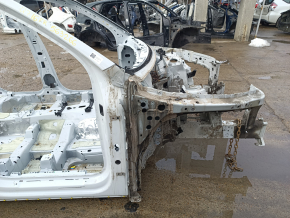 Front right quarter Audi Q7 16- on the body, white
