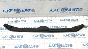 Bonnet seal center Audi A4 B9 17 - broken mount