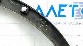 Front left wing arch trim VW Tiguan 18- structure, broken fasteners, scratches