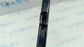 Brake light Ford Edge 15 - cracks in fasteners