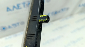 Brake light Ford Edge 15 - cracks in fasteners