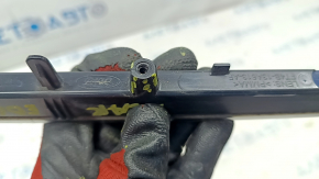 Brake light Ford Edge 15 - cracks in fasteners