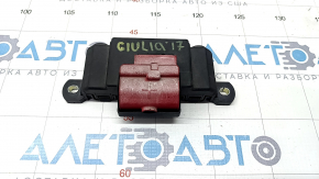 Alfa Romeo Giulia 17- Battery Distribution Plate