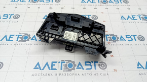 Climate control Toyota Prius V 12-17 scratches on glass, cracked glass