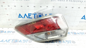 Light outer wing left Toyota Highlander 14-16 melted glass