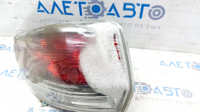 Light outer wing left Toyota Highlander 14-16 melted glass