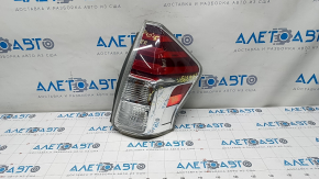 Right headlight Toyota Prius V 15-17 rest, micro-cracks