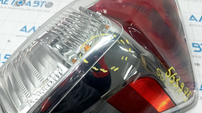Right headlight Toyota Prius V 15-17 rest, micro-cracks