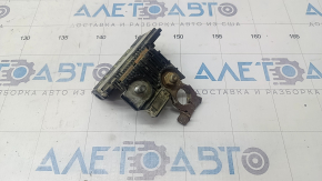 Positive terminal of battery Nissan Pathfinder 13-20