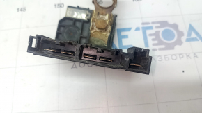 Positive terminal of battery Nissan Pathfinder 13-20