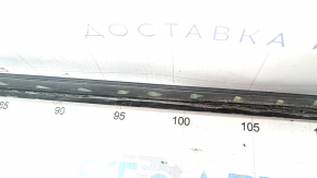 Left windshield molding Ford Edge 15 - scratches, crack